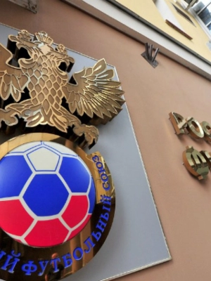 РФС проводит переговоры с УЕФА и ФИФА о возвращении российских команд в еврокубки